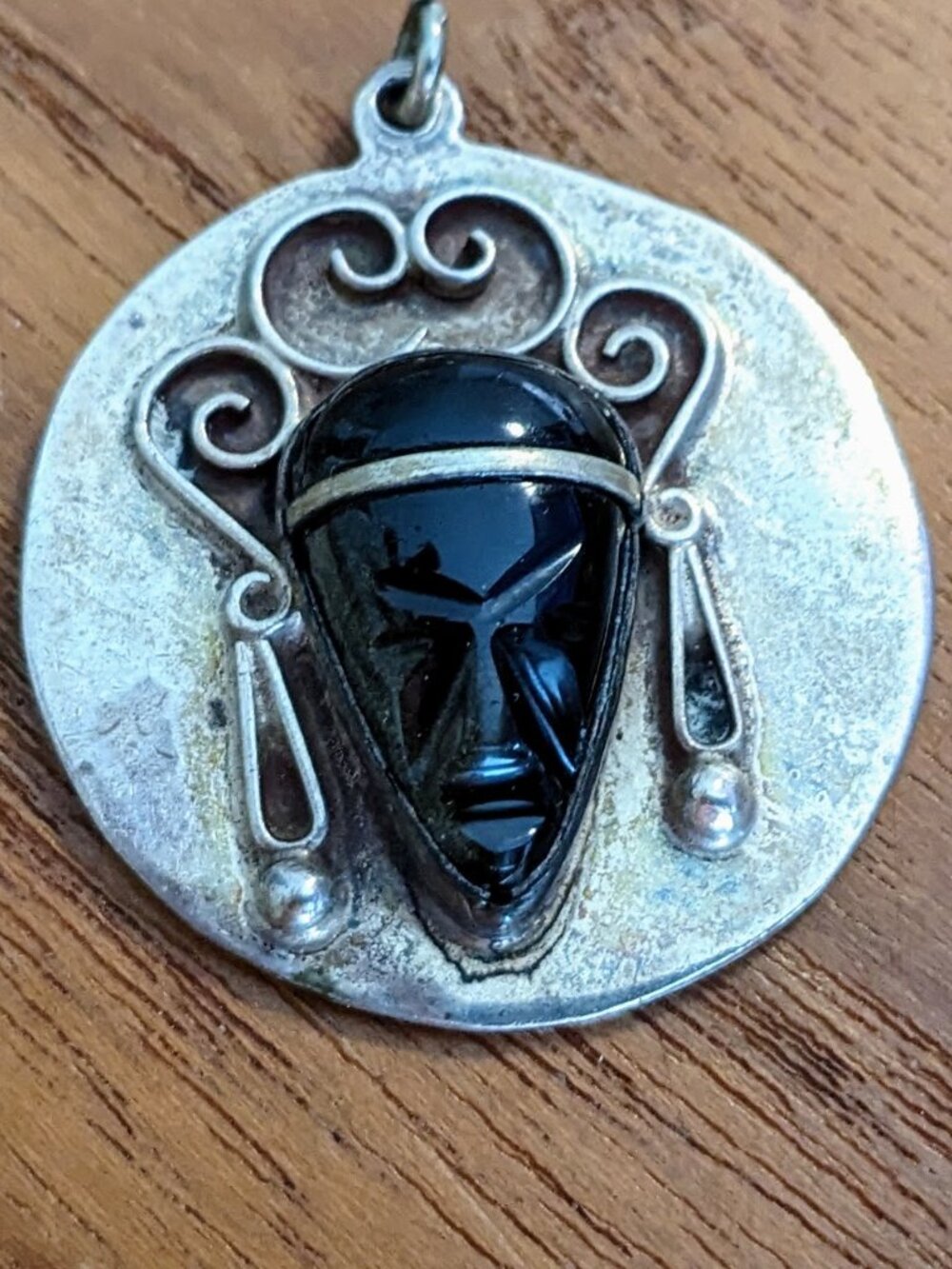 Vintage Mexican Artisan Pendant – Hand-Carved Obsidian Aztec Calendar Medallion